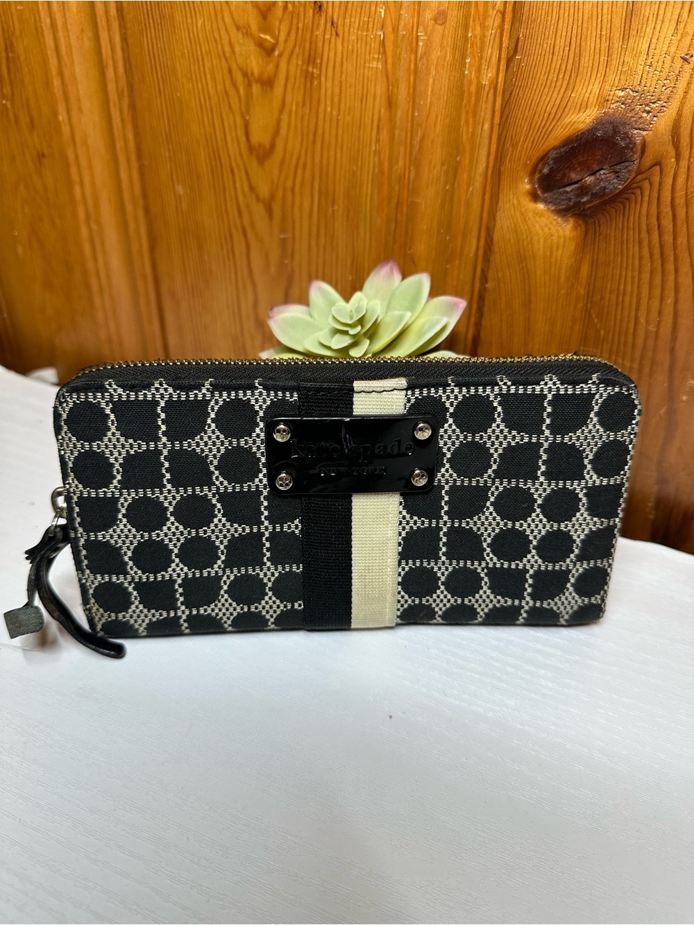 Coach Black & Cream Signature Zip Wallet